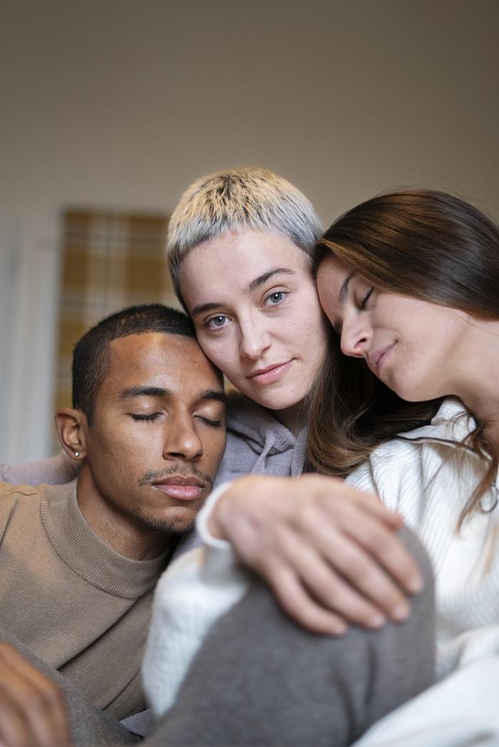 London poly dating app