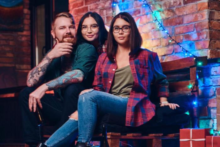 poly dating Pennsylvania